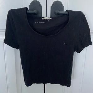 Black crop top simple sleeved
